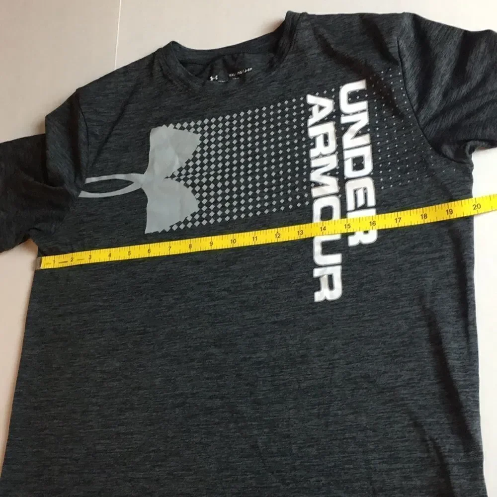 Under Armour HeatGear Loose-Fit Black and Gray T-Shirt Youth XL
